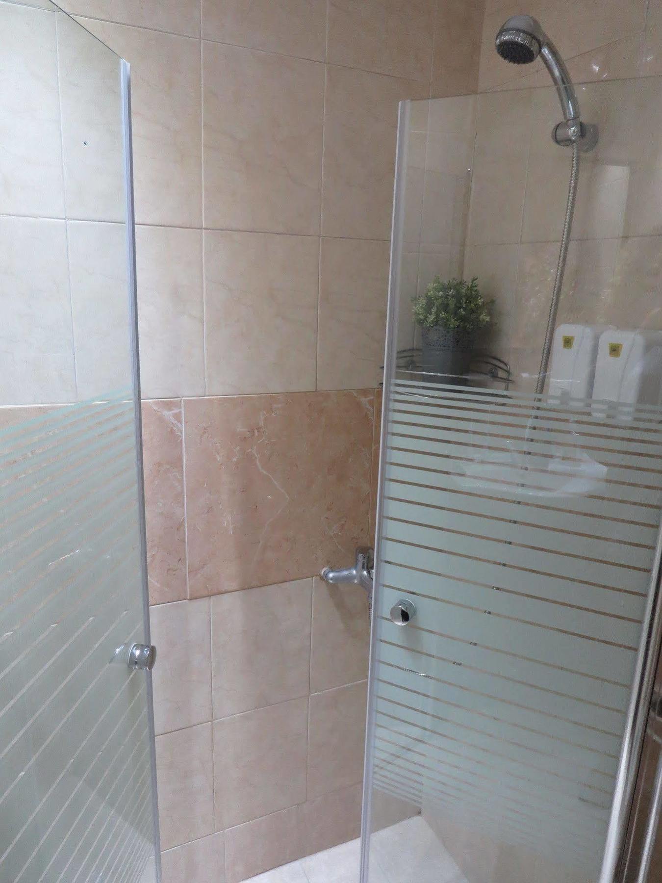 طبريا Agas Holiday Apartments Family المظهر الخارجي الصورة